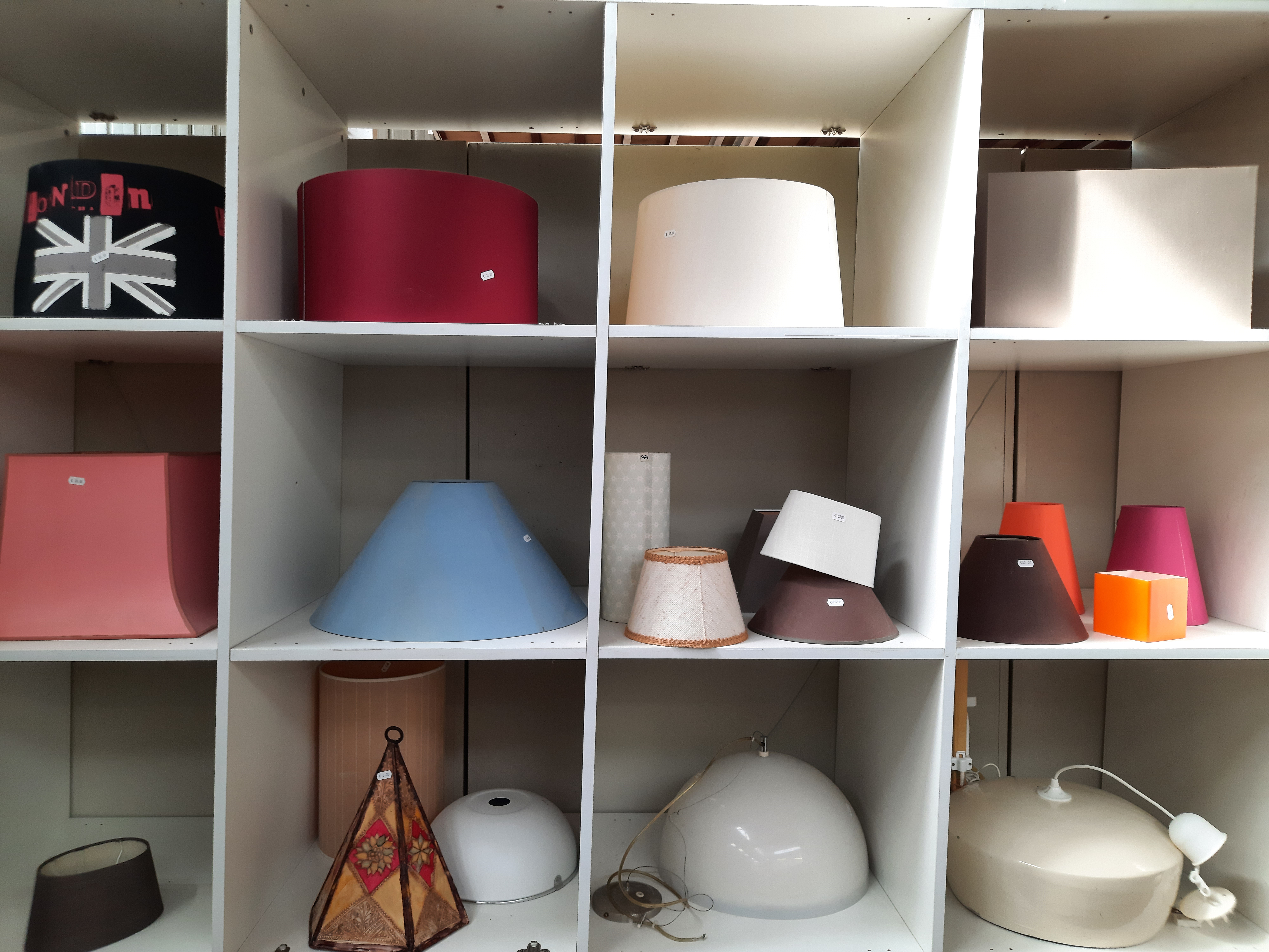 espace luminaires de la ressourcerie treuzkemm